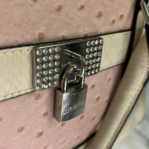 Guess purse pink and white - Picture 5 of 10